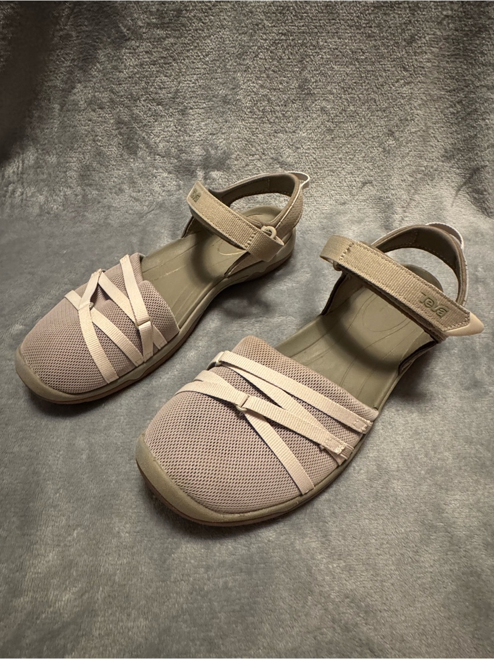 NWOT Teva Tirra Sport CT Plaza Women’s Closed Toe Sandals Burnt Olive Size 9